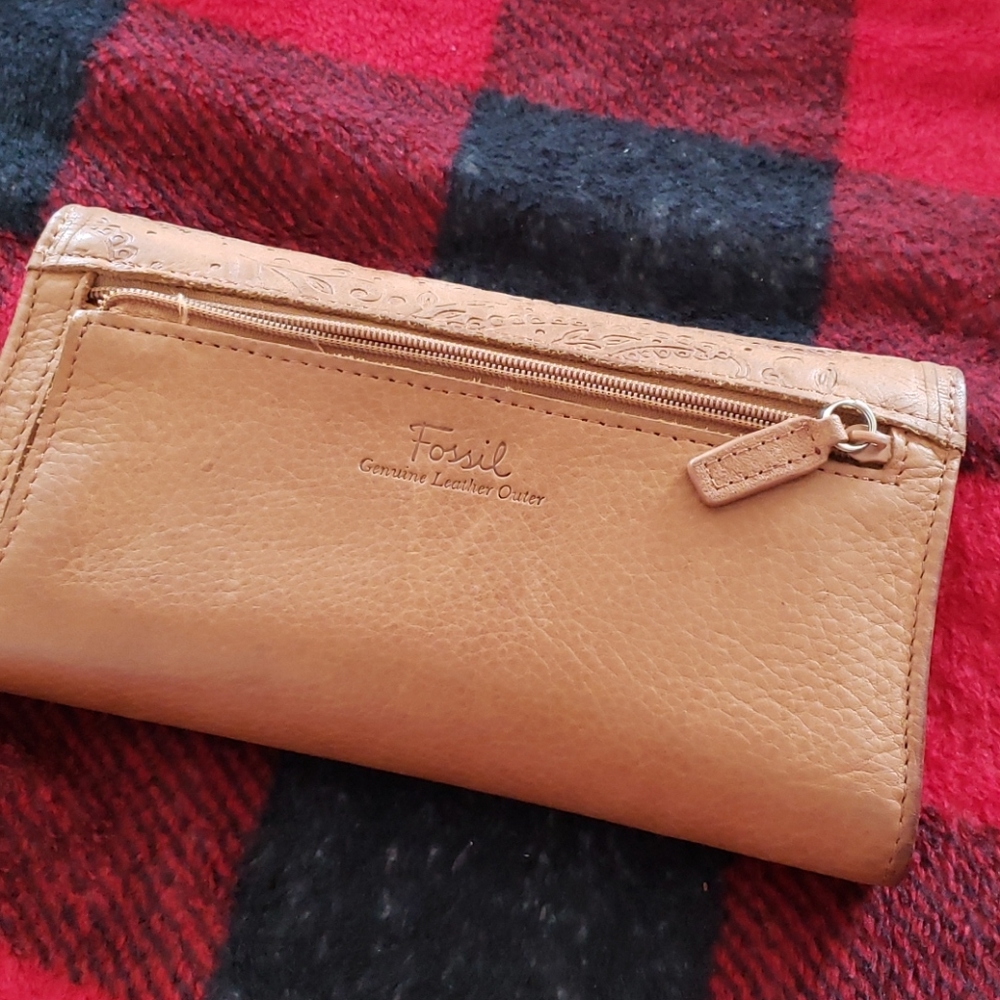 Fossil wallet
